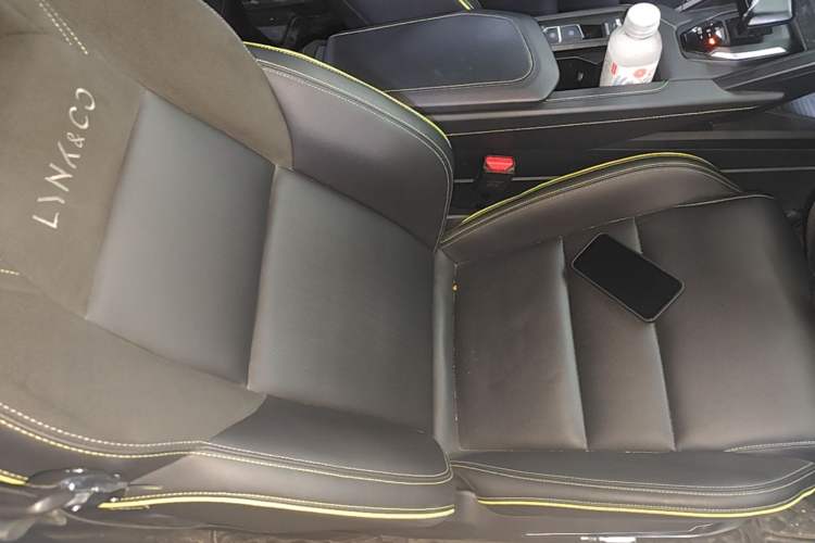 Used Lynk & Co 06 2023 Remix 1.5T Dynamic Halo Right Front Seat