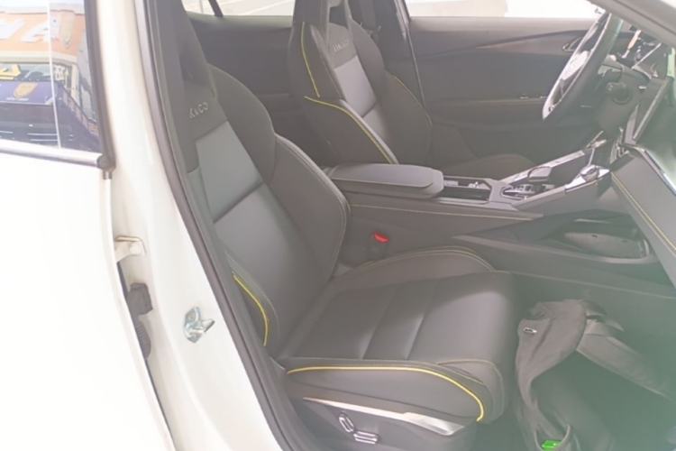Used Lynk & Co 06 2023 Remix 1.5T Dynamic Halo Right Front Seat