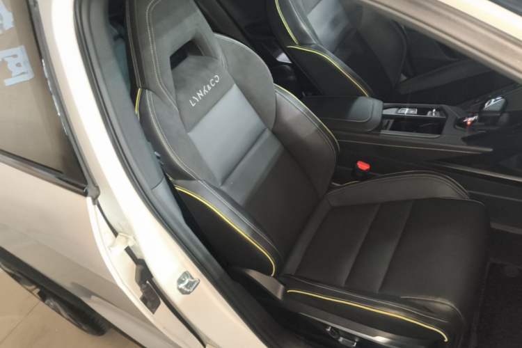 Used Lynk & Co 06 2023 Remix 1.5T Dynamic Halo Right Front Seat