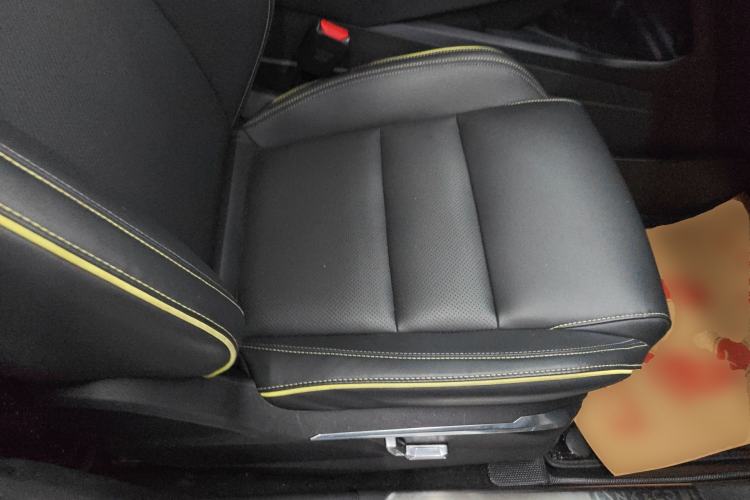 Used Lynk & Co 06 2023 Remix 1.5T Dynamic Halo Right Front Seat