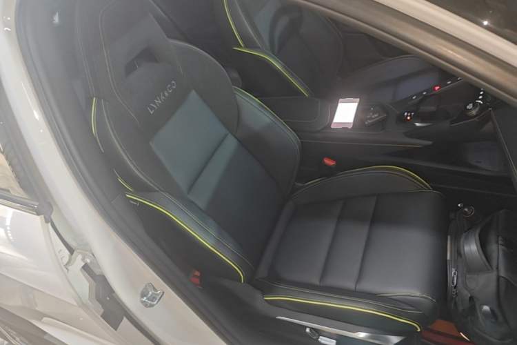 Used Lynk & Co 06 2023 Remix 1.5T Dynamic Halo Right Front Seat