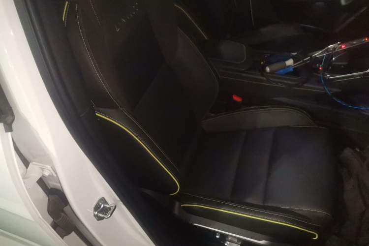 Used Lynk & Co 06 2023 Remix 1.5T Dynamic Halo Right Front Seat
