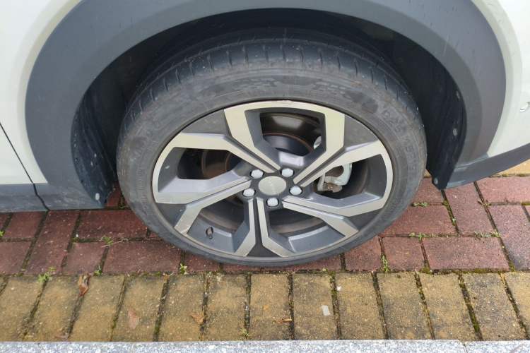Used Lynk & Co 06 2023 Remix 1.5T Dynamic Halo Right Front Wheel Hub