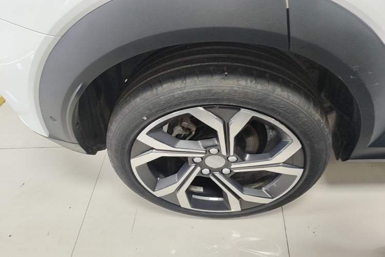 Used Lynk & Co 06 2023 Remix 1.5T Dynamic Halo Right Rear Wheel Hub