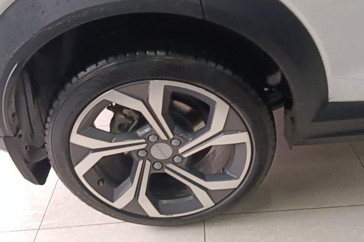 Used Lynk & Co 06 2023 Remix 1.5T Dynamic Halo Right Rear Wheel Hub