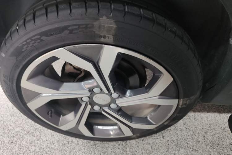 Used Lynk & Co 06 2023 Remix 1.5T Dynamic Halo Right Rear Wheel Hub