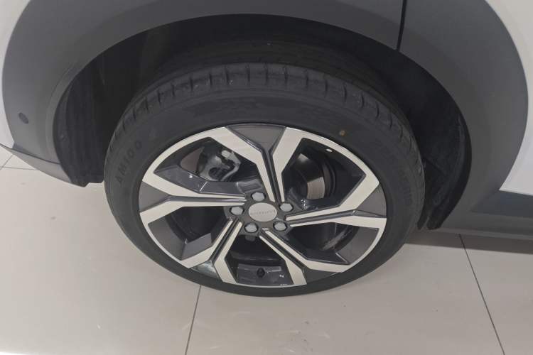 Used Lynk & Co 06 2023 Remix 1.5T Dynamic Halo Right Rear Wheel Hub