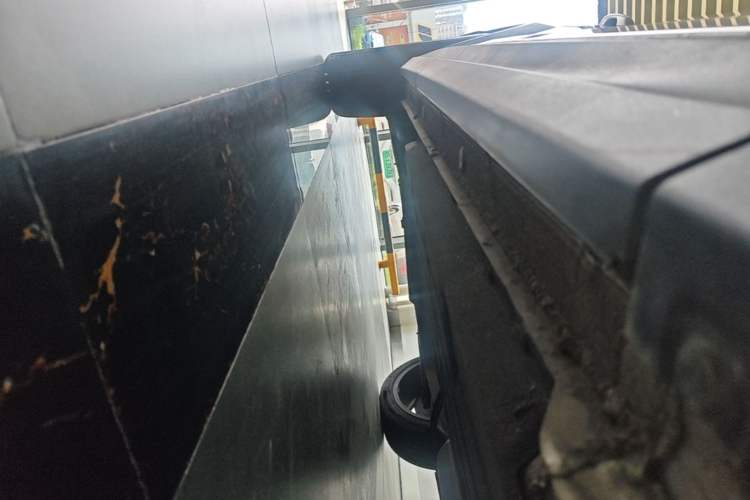 Used Lynk & Co 06 2023 Remix 1.5T Dynamic Halo Right Side Sill