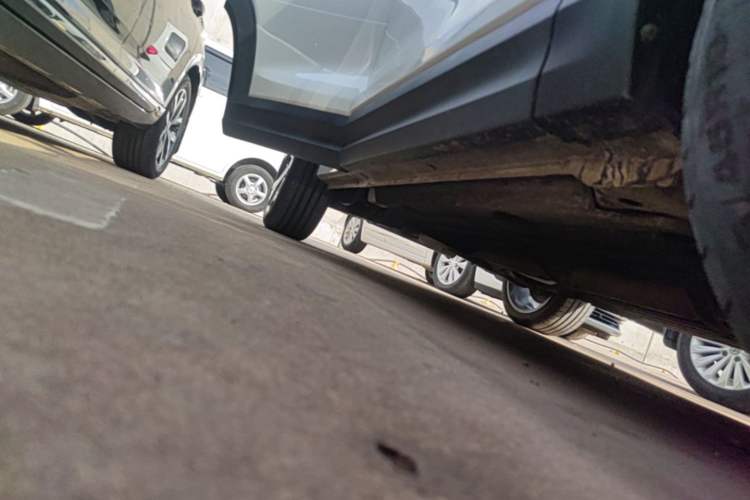 Used Lynk & Co 06 2023 Remix 1.5T Dynamic Halo Right Side Sill