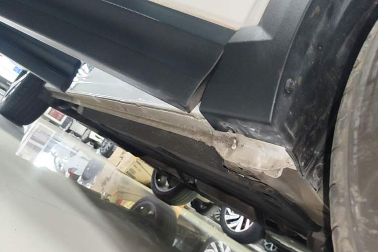 Used Lynk & Co 06 2023 Remix 1.5T Dynamic Halo Right Side Sill