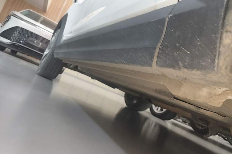Used Lynk & Co 06 2023 Remix 1.5T Dynamic Halo Right Side Sill