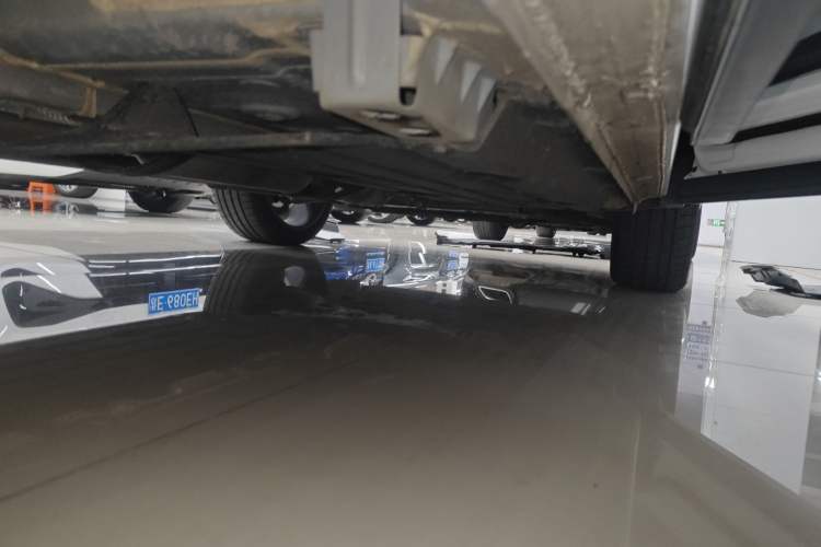 Used Lynk & Co 06 2023 Remix 1.5T Dynamic Halo Right Side Sill