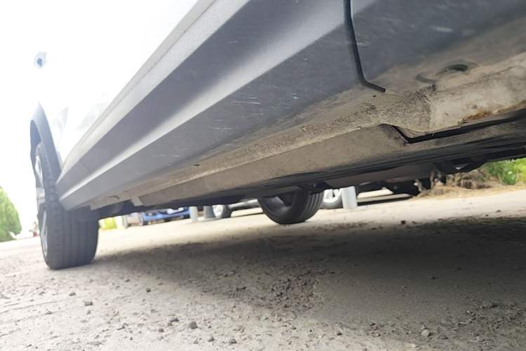 Used Lynk & Co 06 2023 Remix 1.5T Dynamic Halo Right Side Sill