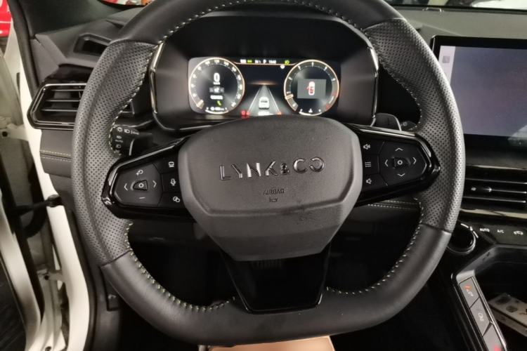 Used Lynk & Co 06 2023 Remix 1.5T Dynamic Halo Steering Wheel