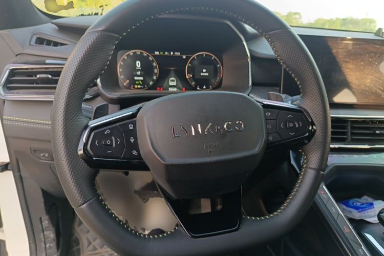 Used Lynk & Co 06 2023 Remix 1.5T Dynamic Halo Steering Wheel