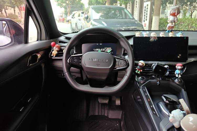 Used Lynk & Co 06 2023 Remix 1.5T Dynamic Halo Steering Wheel