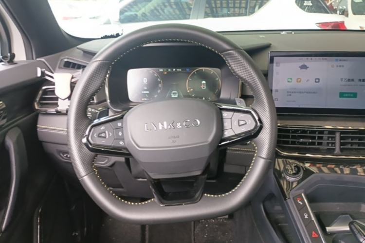 Used Lynk & Co 06 2023 Remix 1.5T Dynamic Halo Steering Wheel