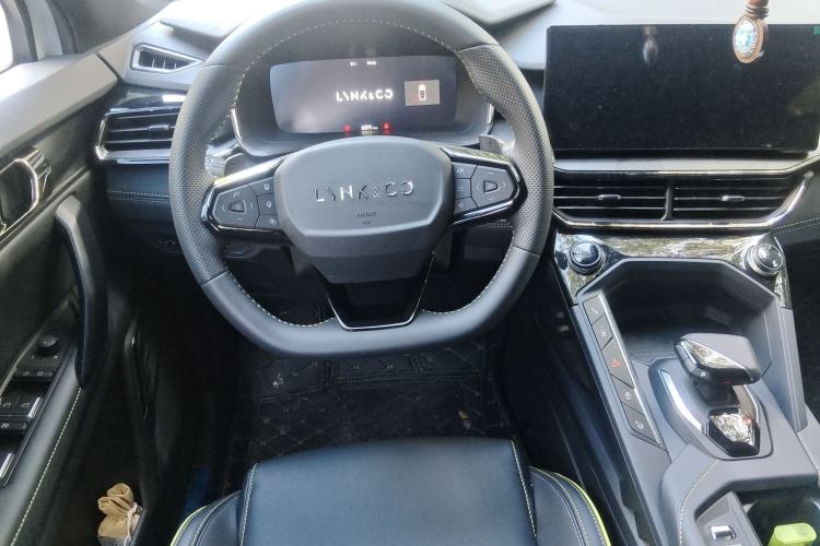 Used Lynk & Co 06 2023 Remix 1.5T Dynamic Halo Steering Wheel