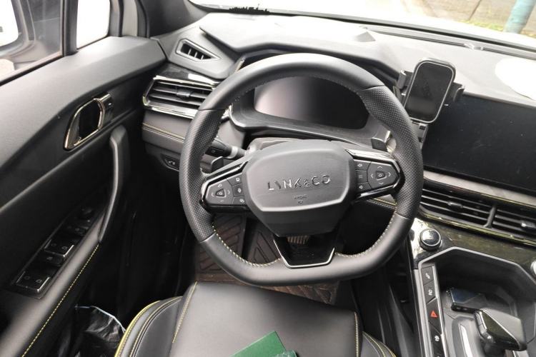 Used Lynk & Co 06 2023 Remix 1.5T Dynamic Halo Steering Wheel
