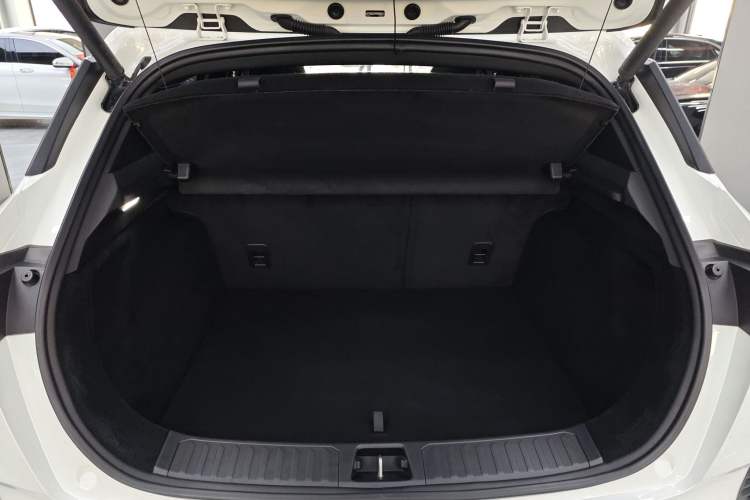 Used Lynk & Co 06 2023 Remix 1.5T JinPro Trunk