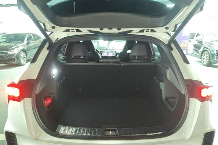 Used Lynk & Co 06 2023 Remix 1.5T Dynamic Halo Trunk