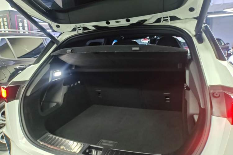 Used Lynk & Co 06 2023 Remix 1.5T Dynamic Halo Trunk