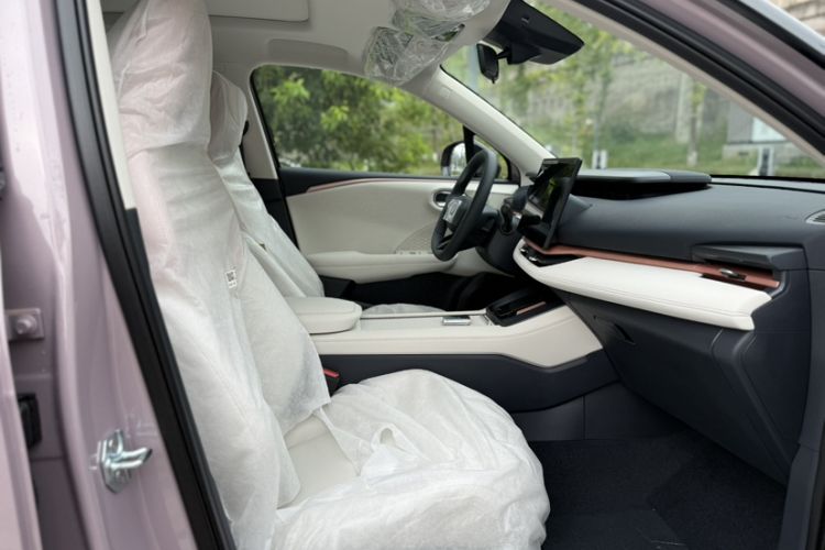 Used Lynk & Co 06 2025 Renew 1.5T Halo Interior 3