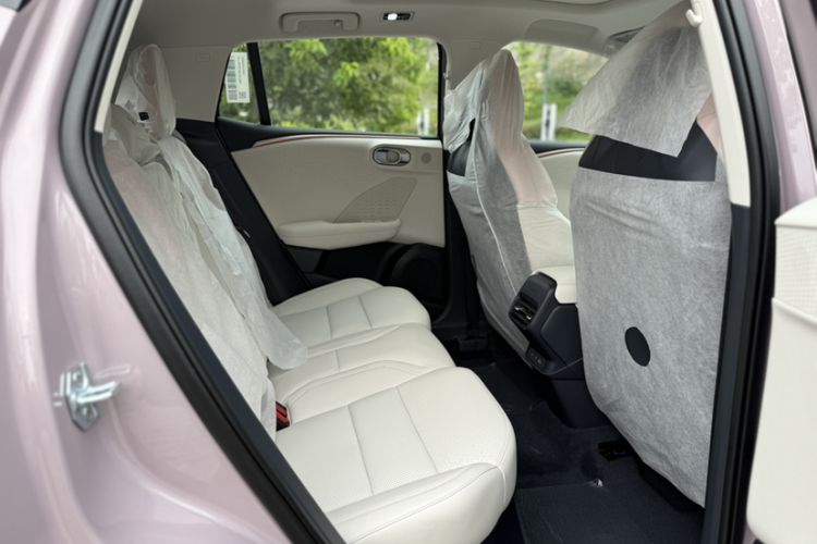 Used Lynk & Co 06 2025 Renew 1.5T Halo Interior 5