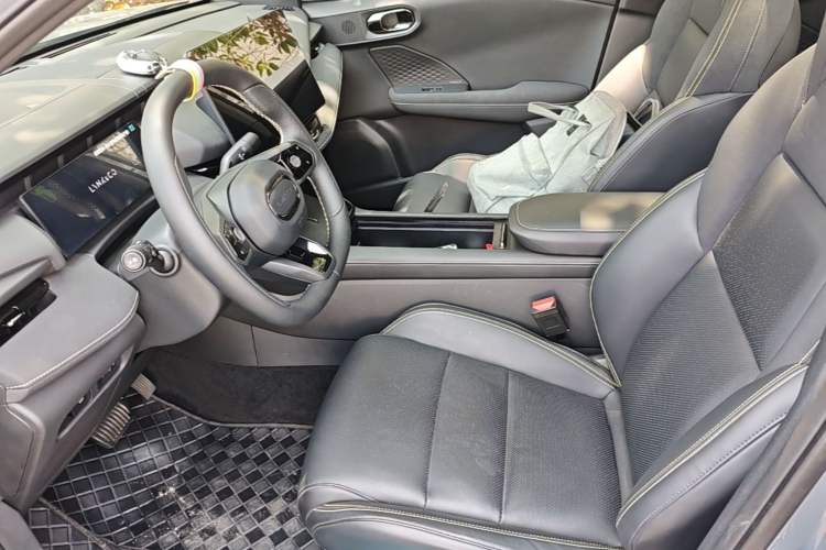 Used Lynk & Co 06 2025 Renew 1.5T Halo Left Front Seat