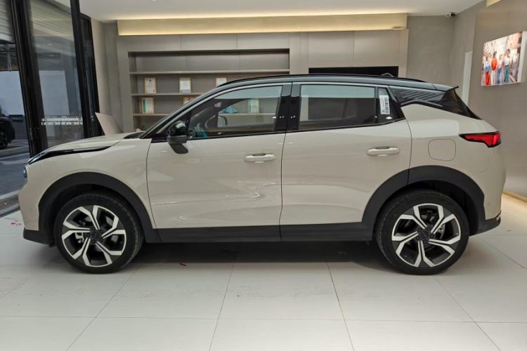 Used Lynk & Co 06 2025 Renew 1.5T Halo Exterior 4
