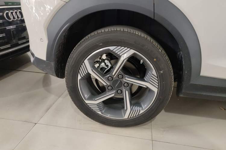 Used Lynk & Co 06 2025 Renew 1.5T Halo Exterior 8