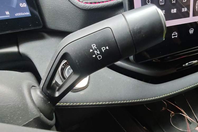 Used Lynk & Co 06 2025 Renew 1.5T Halo Gear Lever