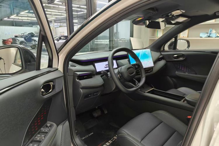 Used Lynk & Co 06 2025 Renew 1.5T Halo Interior 1
