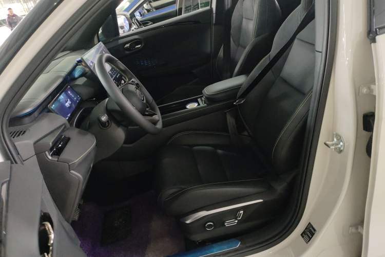 Used Lynk & Co 06 2025 Renew 1.5T Halo Left Front Seat
