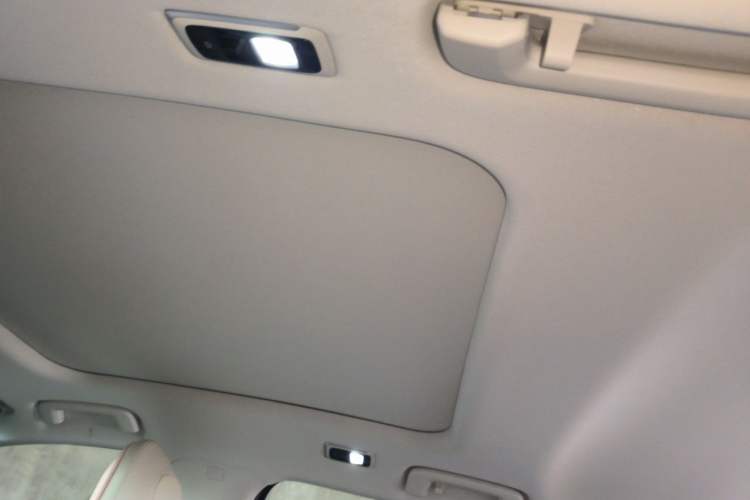 Used Lynk & Co 06 2025 Renew 1.5T Halo Headliner