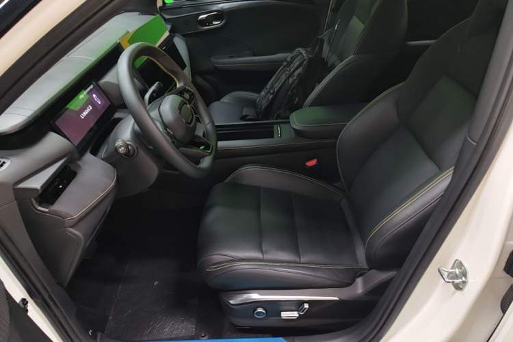 Used Lynk & Co 06 2025 Renew 1.5T Halo Left Front Seat