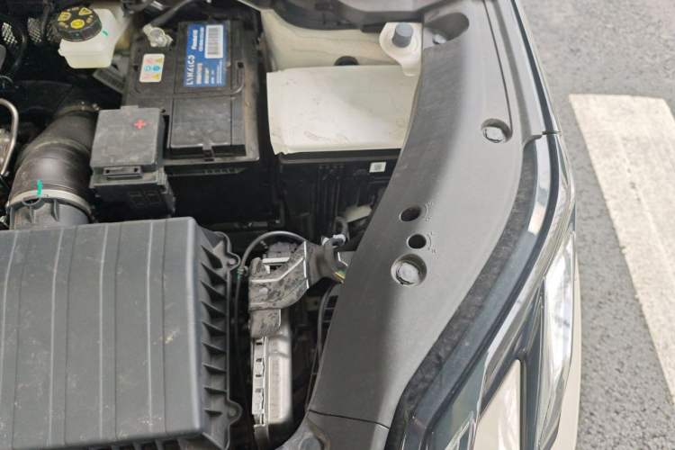 Used Lynk & Co 06 2025 Renew 1.5T Pro Engine Bay Left