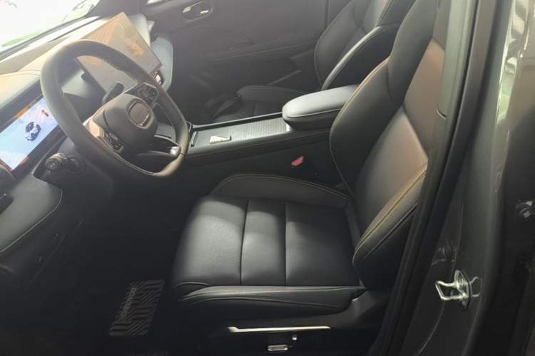 Used Lynk & Co 06 2025 Renew 1.5T Pro Left Front Seat