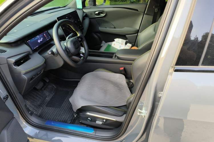 Used Lynk & Co 06 2025 Renew 1.5T Halo Left Front Seat