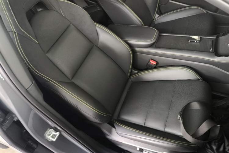 Used Lynk & Co 06 2025 Renew 1.5T Pro Right Front Seat