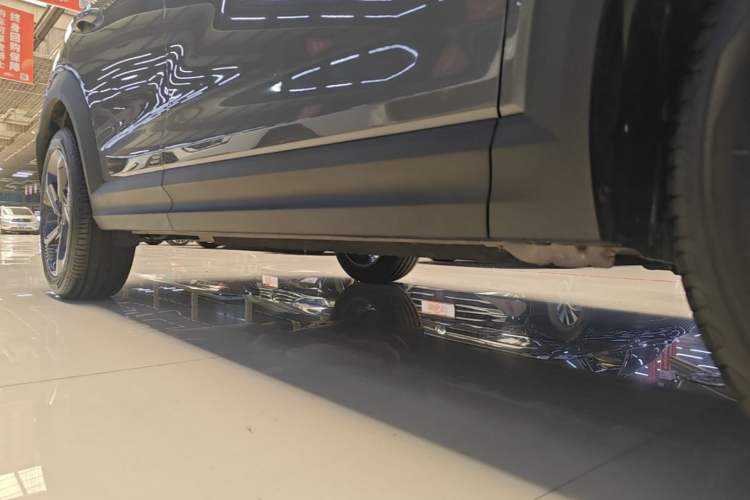 Used Lynk & Co 06 2025 Renew 1.5T Halo Right Side Sill
