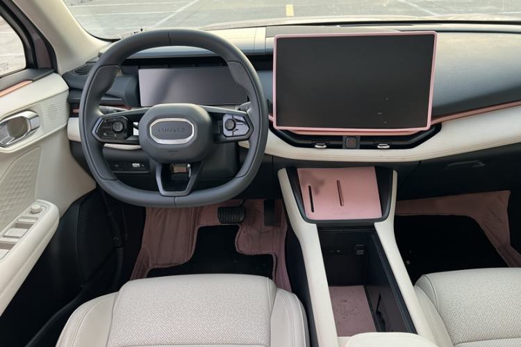 Used Lynk & Co 06 2025 Renew 1.5T Halo Interior 10