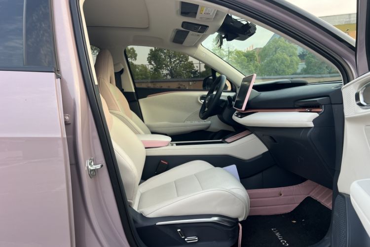 Used Lynk & Co 06 2025 Renew 1.5T Halo Interior 4