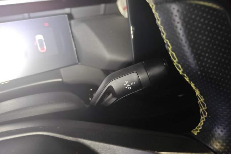 Used Lynk & Co 06 2025 Renew 1.5T Halo Gear Lever