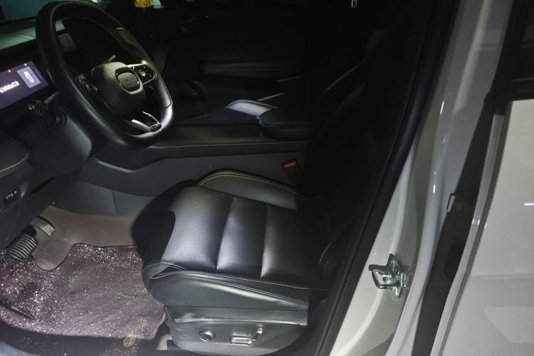 Used Lynk & Co 06 2025 Renew 1.5T Halo Left Front Seat