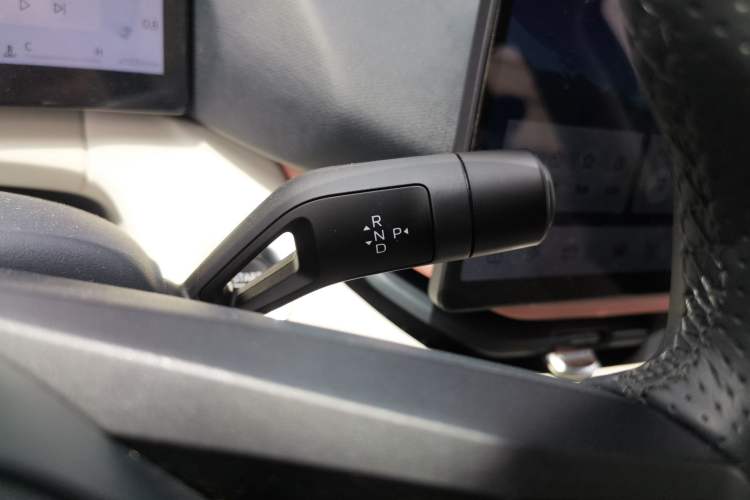 Used Lynk & Co 06 2025 Renew 1.5T Halo Gear Lever