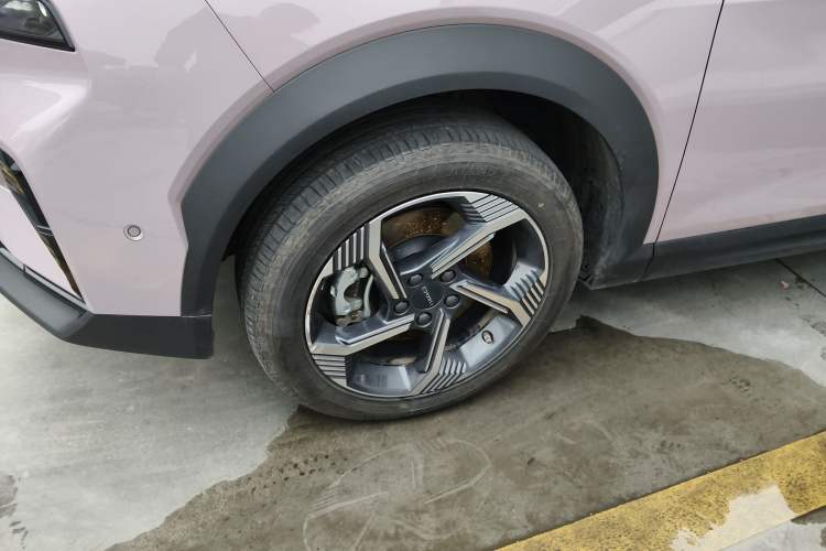 Used Lynk & Co 06 2025 Shero 1.5T Purple Special Edition Left Front Wheel Hub