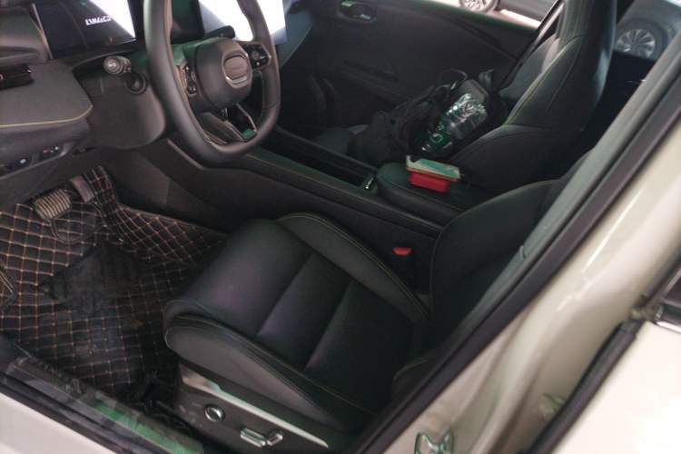 Used Lynk & Co 06 2025 Renew 1.5T Halo Left Front Seat