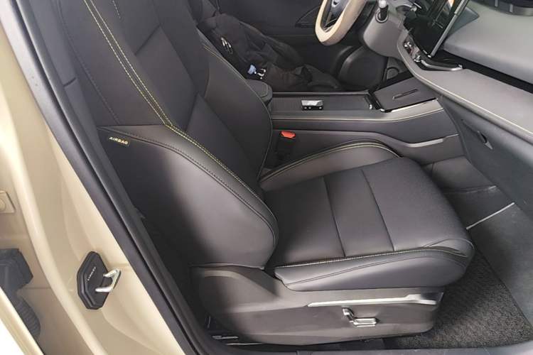 Used Lynk & Co 06 2025 Renew 1.5T Pro Right Front Seat