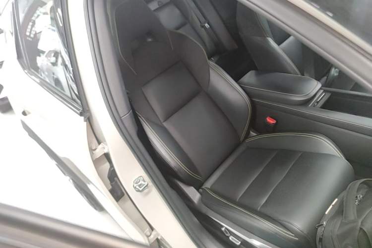 Used Lynk & Co 06 2025 Renew 1.5T Halo Right Front Seat